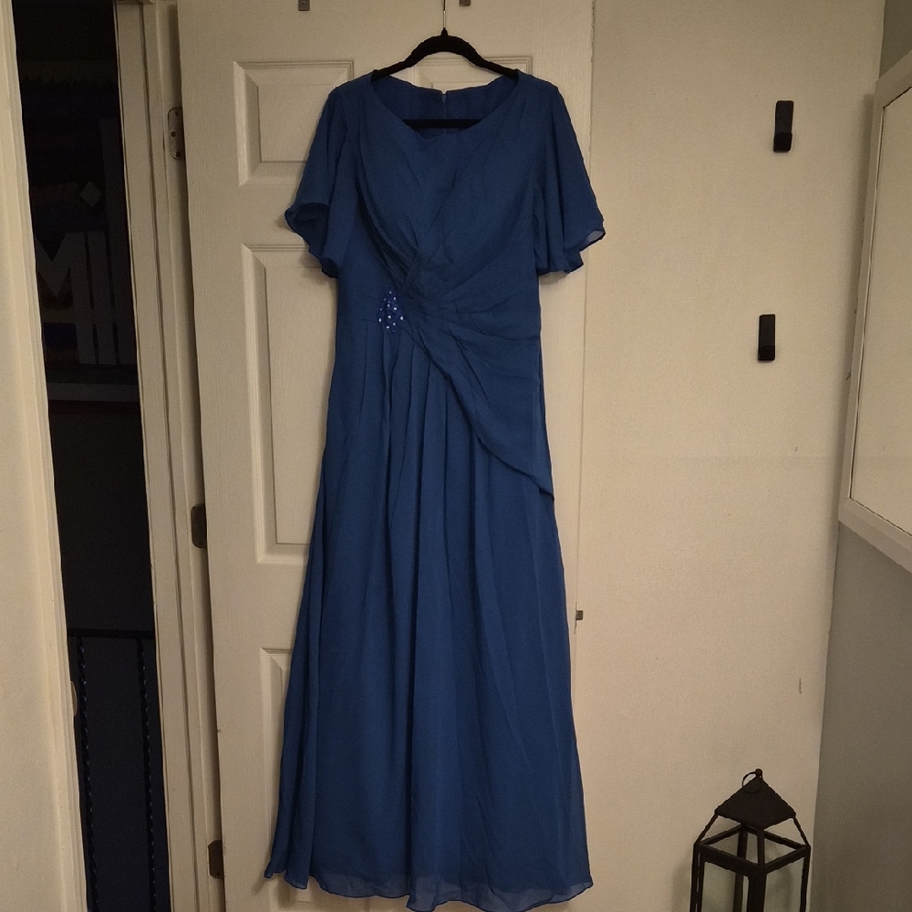 Elegant Blue Evening Gown